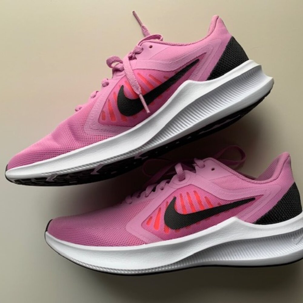 Nike Woman's Downshifter 10 pink orange black size 9 NWOT